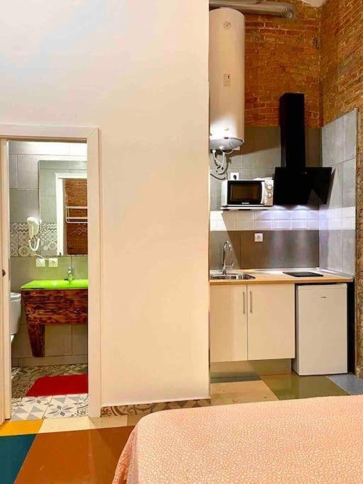 L1 Estudio Nuevo! Al Lado Del Metro En Sants Appartement *